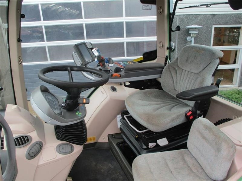 Traktors Fendt 514 Vario med frontlæsser og frontlift: foto 6