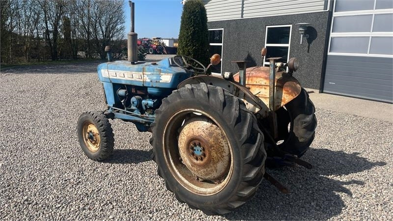 Ford 3000  - Traktors: foto 3 Ford 3000  - Traktors: foto 3