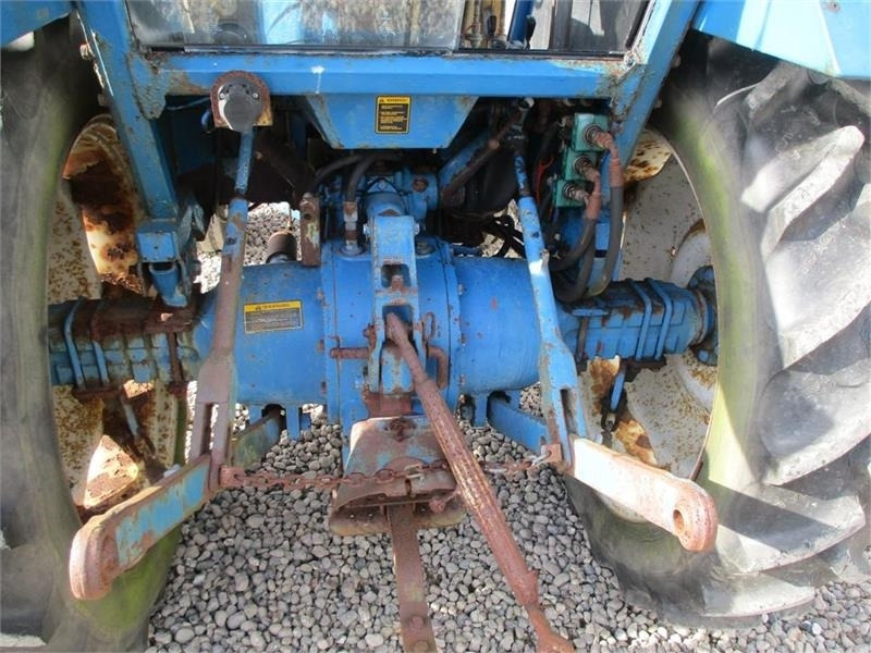 Ford 4610 Med frontlæsser - Traktors: foto 4 Ford 4610 Med frontlæsser - Traktors: foto 4