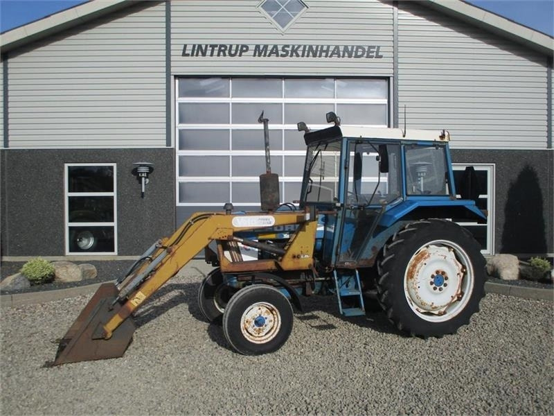 Ford 4610 Med frontlæsser - Traktors: foto 1 Ford 4610 Med frontlæsser - Traktors: foto 1