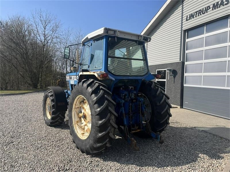 Traktors Ford TW 15 F II med HEVA opklappelig frontlift: foto 11