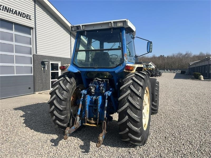 Traktors Ford TW 15 F II med HEVA opklappelig frontlift: foto 14