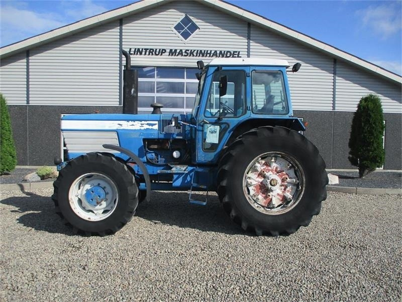 Ford TW 25 Regulær - Traktors: foto 1 Ford TW 25 Regulær - Traktors: foto 1