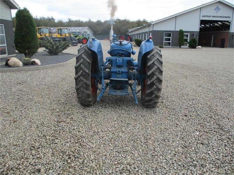 Fordson Major Diesel traktor - Traktors: foto 5 Fordson Major Diesel traktor - Traktors: foto 5