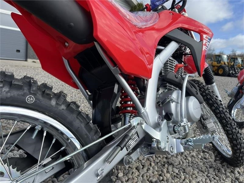 Honda CRF 125 FB Den helt nye model - Kvadricikls: foto 4 Honda CRF 125 FB Den helt nye model - Kvadricikls: foto 4