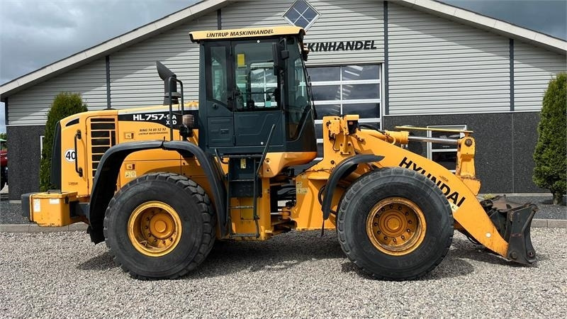 Hyundai 757-9A XTD med lan-arm. En-ejeres maskine med Lock - Riteņu iekrāvējs: foto 2 Hyundai 757-9A XTD med lan-arm. En-ejeres maskine med Lock - Riteņu iekrāvējs: foto 2