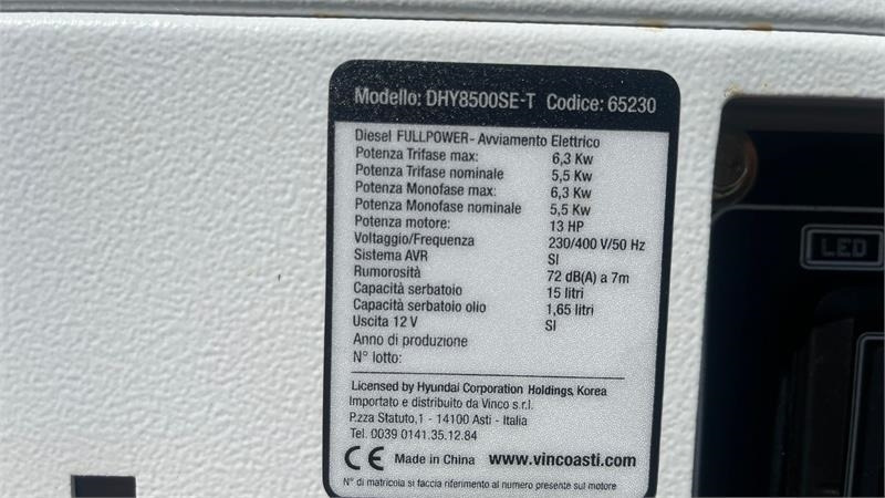 Hyundai DHY8500SE-T 7,0kW diesel - Elektroģenerators: foto 4 Hyundai DHY8500SE-T 7,0kW diesel - Elektroģenerators: foto 4