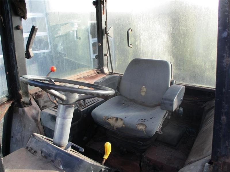 John Deere 2040 S - Traktors: foto 5 John Deere 2040 S - Traktors: foto 5
