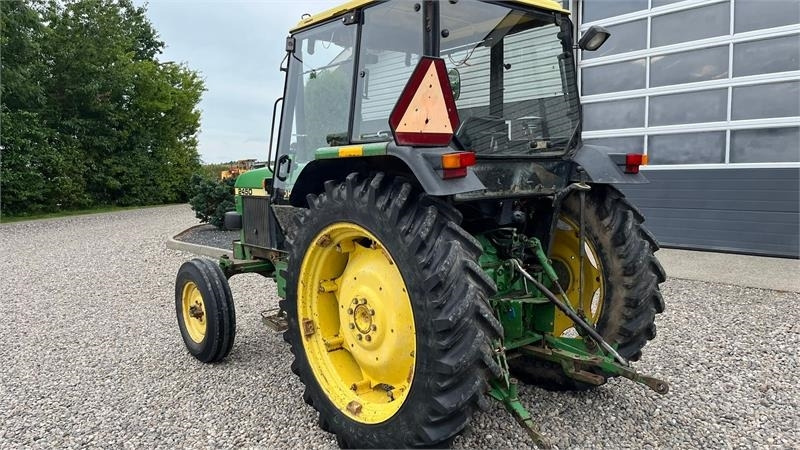John Deere 2450 Med servostyring - Traktors: foto 3 John Deere 2450 Med servostyring - Traktors: foto 3