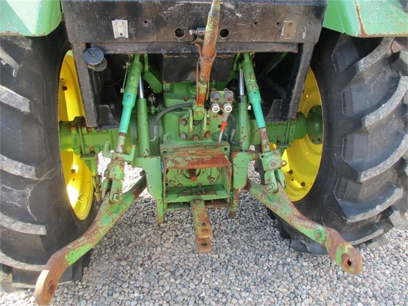 John Deere 2850 TURBO Med nye bagdæk - Traktors: foto 4 John Deere 2850 TURBO Med nye bagdæk - Traktors: foto 4