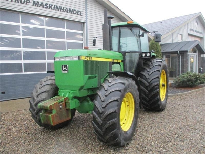 John Deere 4755 En rigtig kraftkarl med den store 7,6L motor - Traktors: foto 3 John Deere 4755 En rigtig kraftkarl med den store 7,6L motor - Traktors: foto 3