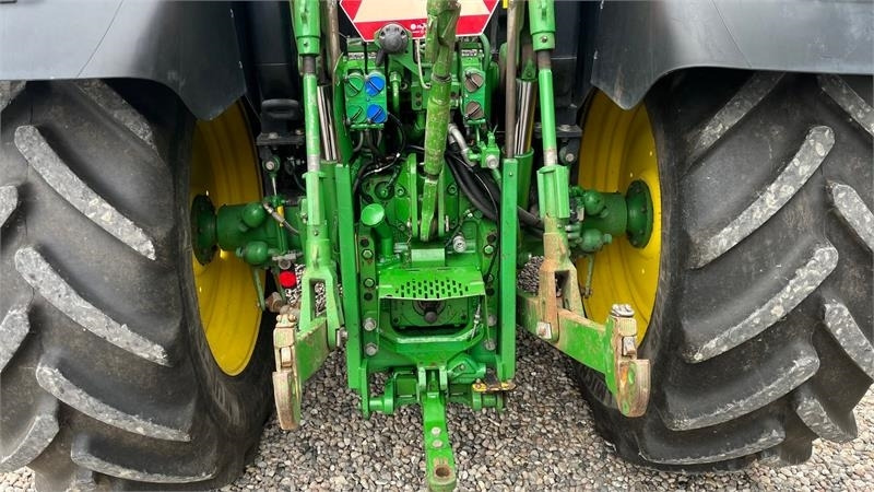 John Deere 6115R Med frontlæsser og krybegear - Traktors: foto 4 John Deere 6115R Med frontlæsser og krybegear - Traktors: foto 4