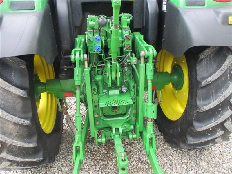 John Deere 6125R AutoPower med frontlæsser - Traktors: foto 4 John Deere 6125R AutoPower med frontlæsser - Traktors: foto 4
