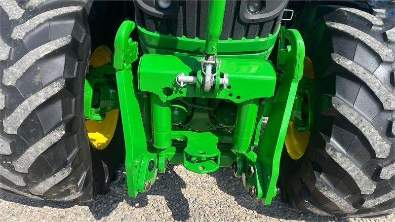 John Deere 6170R AutoPower med frontlift - Traktors: foto 4 John Deere 6170R AutoPower med frontlift - Traktors: foto 4