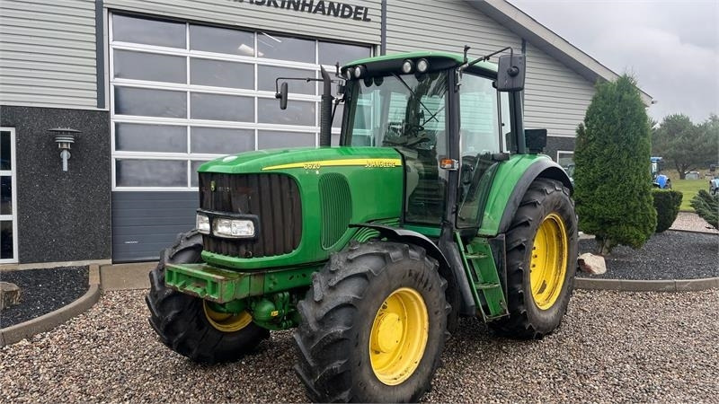 John Deere 6620 TLS PowerQuad - Traktors: foto 2 John Deere 6620 TLS PowerQuad - Traktors: foto 2