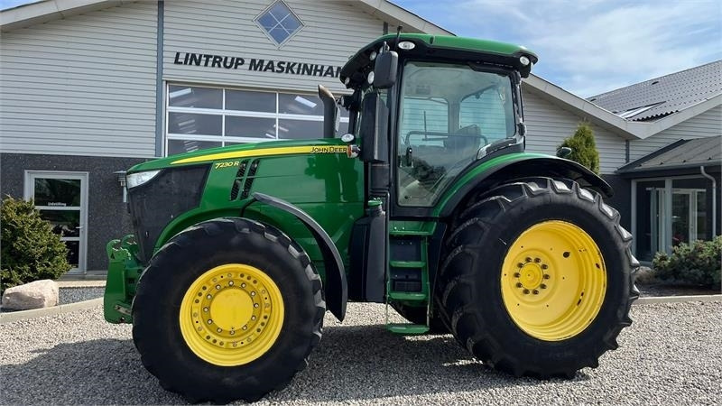 John Deere 7230R Med frontlift. Stor stærk traktor til små pe - Traktors: foto 1 John Deere 7230R Med frontlift. Stor stærk traktor til små pe - Traktors: foto 1