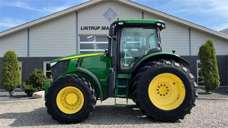 John Deere 7230R Med frontlift. Stor stærk traktor til små pe - Traktors: foto 2 John Deere 7230R Med frontlift. Stor stærk traktor til små pe - Traktors: foto 2