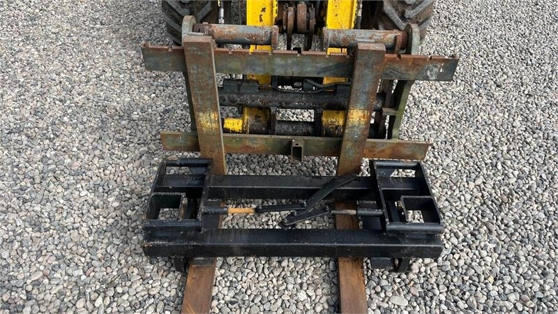 Kramer 750T Allrad med pallegafler og adabter. Med telesk - Mini iekrāvējs: foto 4 Kramer 750T Allrad med pallegafler og adabter. Med telesk - Mini iekrāvējs: foto 4