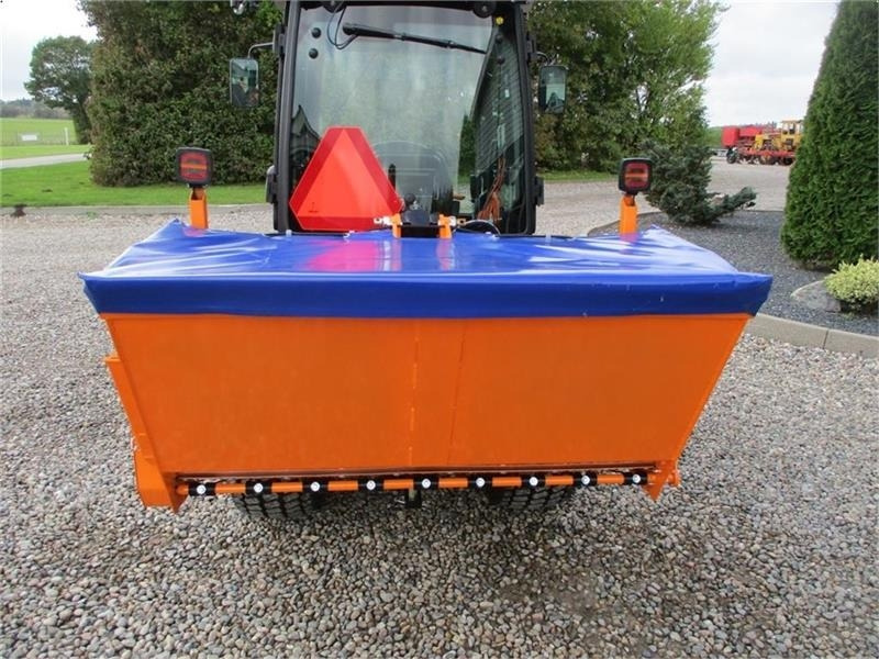 Limas SSP160 Selvlæssende og med lys - Sāls un smilts kaisītājs - Komunālā/ Specializētā tehnika: foto 5 Limas SSP160 Selvlæssende og med lys - Sāls un smilts kaisītājs - Komunālā/ Specializētā tehnika: foto 5