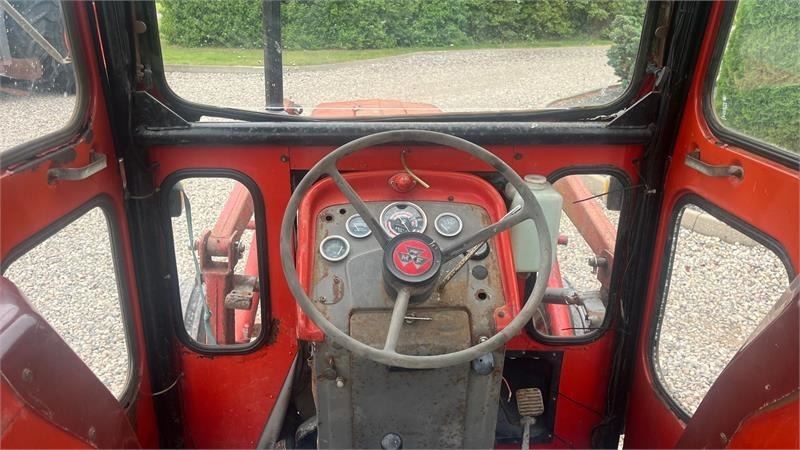 Massey Ferguson 165 Med frontlæsser - Traktors: foto 5 Massey Ferguson 165 Med frontlæsser - Traktors: foto 5