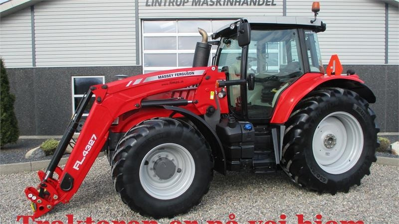 Massey Ferguson 6715 S Med front læsser. Læsser er meget lidt brug - Traktors: foto 1 Massey Ferguson 6715 S Med front læsser. Læsser er meget lidt brug - Traktors: foto 1
