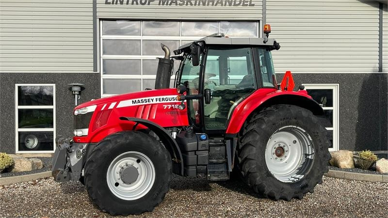 Massey Ferguson 7718 Dyna VT Med frontlift og frontPTO - Traktors: foto 1 Massey Ferguson 7718 Dyna VT Med frontlift og frontPTO - Traktors: foto 1