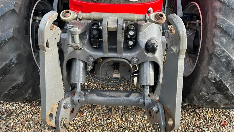 Massey Ferguson 7718 Dyna VT Med frontlift og frontPTO - Traktors: foto 4 Massey Ferguson 7718 Dyna VT Med frontlift og frontPTO - Traktors: foto 4