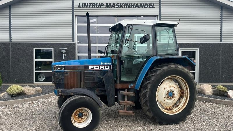 New Holland 7740 SLE Turbo Handy 2wd traktor  - Traktors: foto 1 New Holland 7740 SLE Turbo Handy 2wd traktor  - Traktors: foto 1