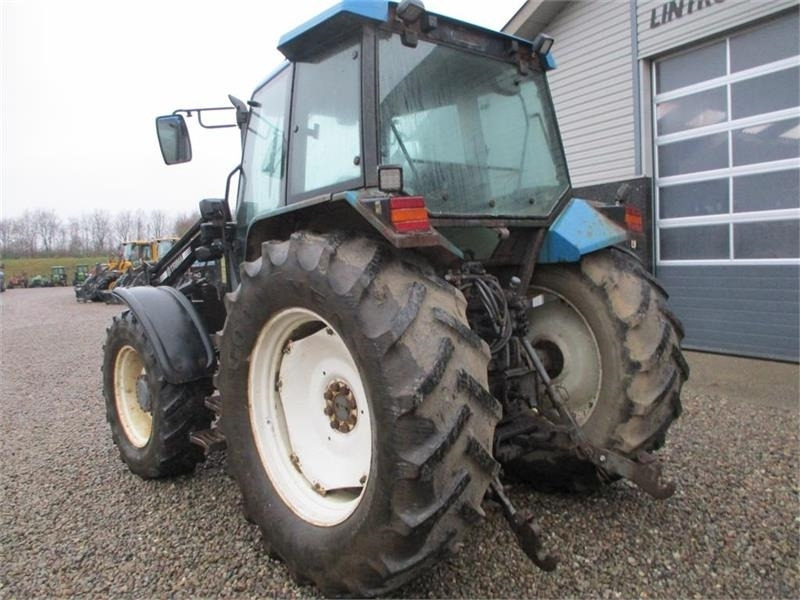 New Holland 7740 SLE Turbo Med frontlæsser og frontlift. - Traktors: foto 3 New Holland 7740 SLE Turbo Med frontlæsser og frontlift. - Traktors: foto 3