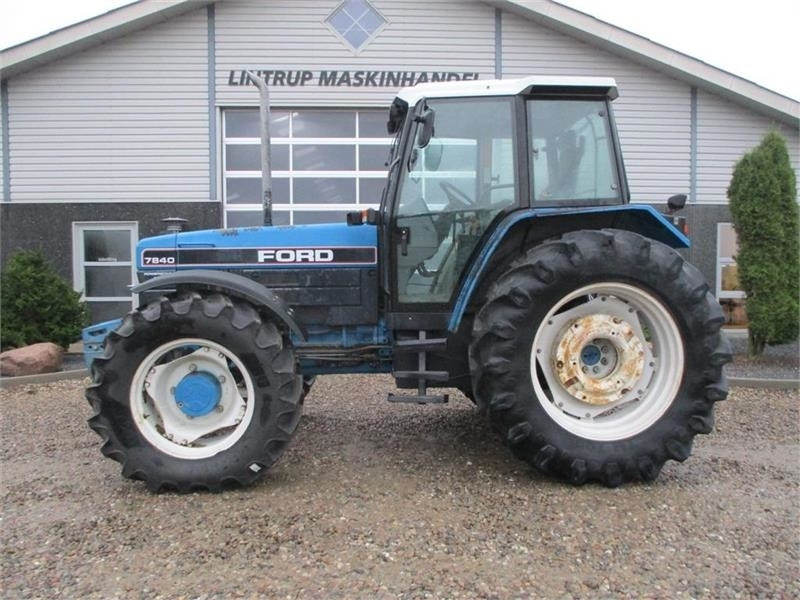 New Holland 7840 SLE, med rigtig god dæk montering og knap på - Traktors: foto 1 New Holland 7840 SLE, med rigtig god dæk montering og knap på - Traktors: foto 1