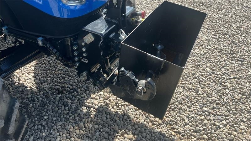 New Holland T4.75 S Med frontlift - Traktors: foto 4 New Holland T4.75 S Med frontlift - Traktors: foto 4