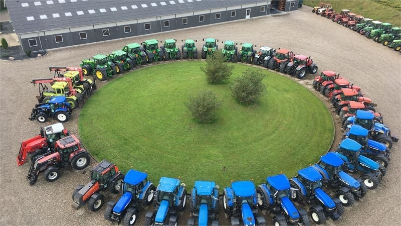 Traktors New Holland T4.80 F SuperSteear med aircondition og koblingsfr: foto 17