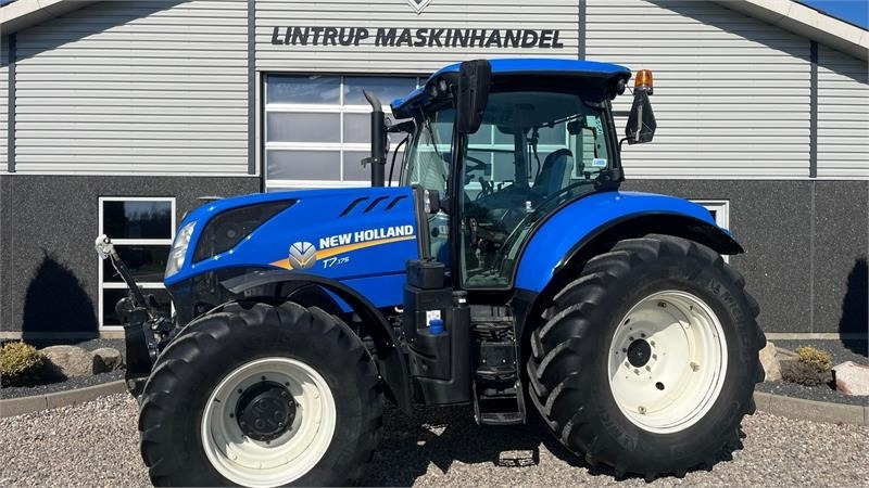 Traktors New Holland T7.175 RangeCommand med frontlift. Meget velholdt: foto 1