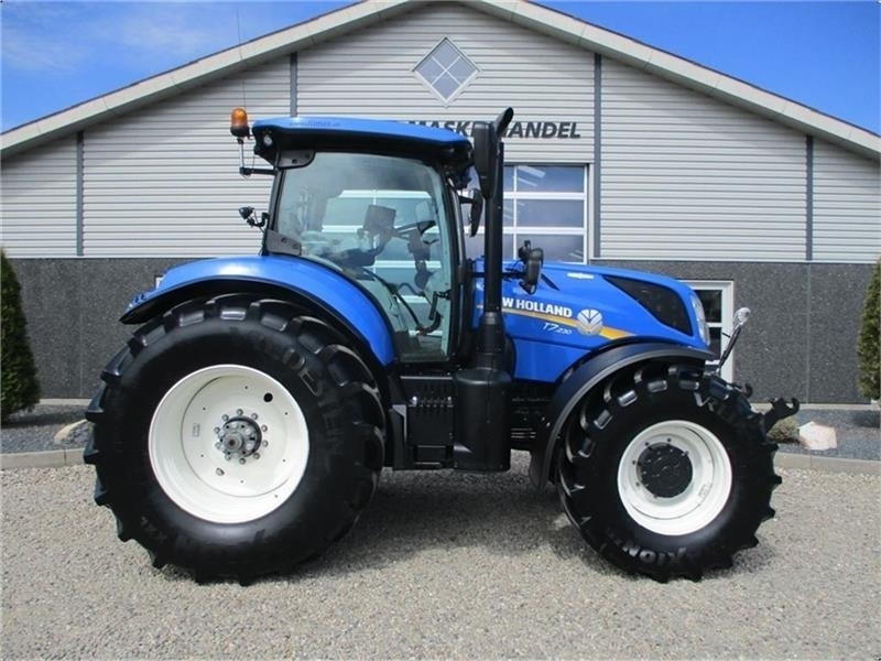 New Holland T7.230 AutoCommand, meget velholdt traktor - Traktors: foto 2 New Holland T7.230 AutoCommand, meget velholdt traktor - Traktors: foto 2