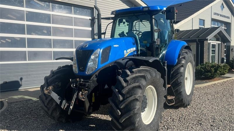 New Holland T7.270 AutoCommand med frontlift - Traktors: foto 5 New Holland T7.270 AutoCommand med frontlift - Traktors: foto 5