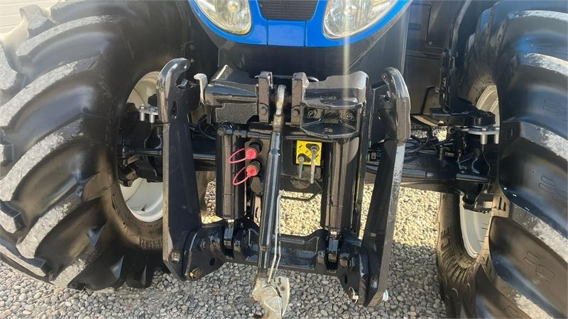 New Holland T7.270 AutoCommand med frontlift - Traktors: foto 4 New Holland T7.270 AutoCommand med frontlift - Traktors: foto 4