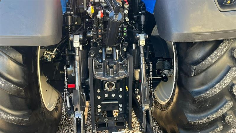 New Holland T7.315 Automatisk dæktrykreguleringssystem, frontl - Traktors: foto 5 New Holland T7.315 Automatisk dæktrykreguleringssystem, frontl - Traktors: foto 5