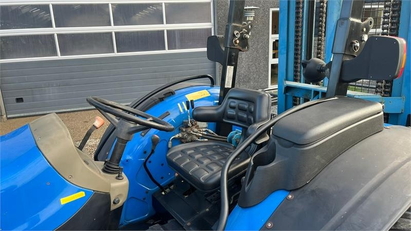 New Holland TN55D Med Byggelift - Traktors: foto 5 New Holland TN55D Med Byggelift - Traktors: foto 5