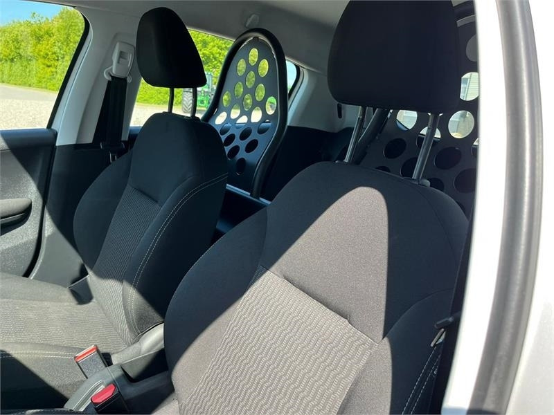 Peugeot 208 1,6 BlueHDi 100 Active Van 5d. NYSYNET og KUN - Vieglā automašīna: foto 2 Peugeot 208 1,6 BlueHDi 100 Active Van 5d. NYSYNET og KUN - Vieglā automašīna: foto 2