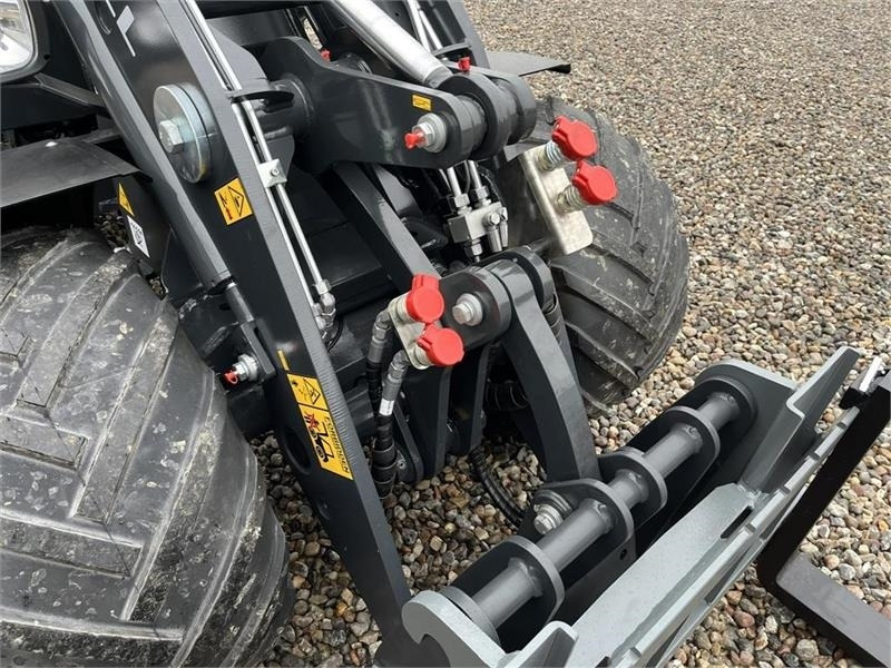 Mini iekrāvējs Pitbull X24-26V med lyspakke og 400mm hjulmontering.: foto 11