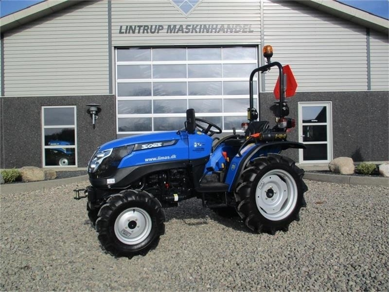 Komunālais traktors Solis 26 6+2 Gearmaskine. Standardhjul og servostyrring: foto 1