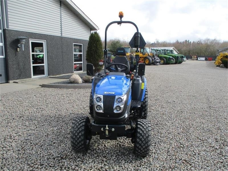 Solis H26 HST Garden Pro Dæk - Komunālais traktors: foto 4 Solis H26 HST Garden Pro Dæk - Komunālais traktors: foto 4