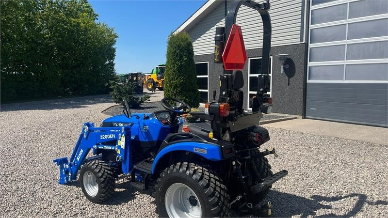 Solis H26 HST Med Frontlæsser og GardenPro dæk - Traktors: foto 3 Solis H26 HST Med Frontlæsser og GardenPro dæk - Traktors: foto 3