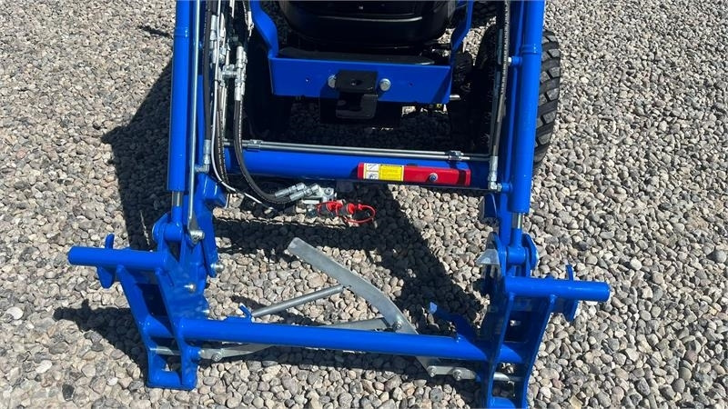 Solis H26 HST Med Frontlæsser og GardenPro dæk - Traktors: foto 4 Solis H26 HST Med Frontlæsser og GardenPro dæk - Traktors: foto 4