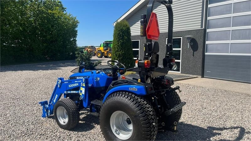 Solis H26 HST Turfdæk og Frontlæsser - Komunālais traktors: foto 3 Solis H26 HST Turfdæk og Frontlæsser - Komunālais traktors: foto 3