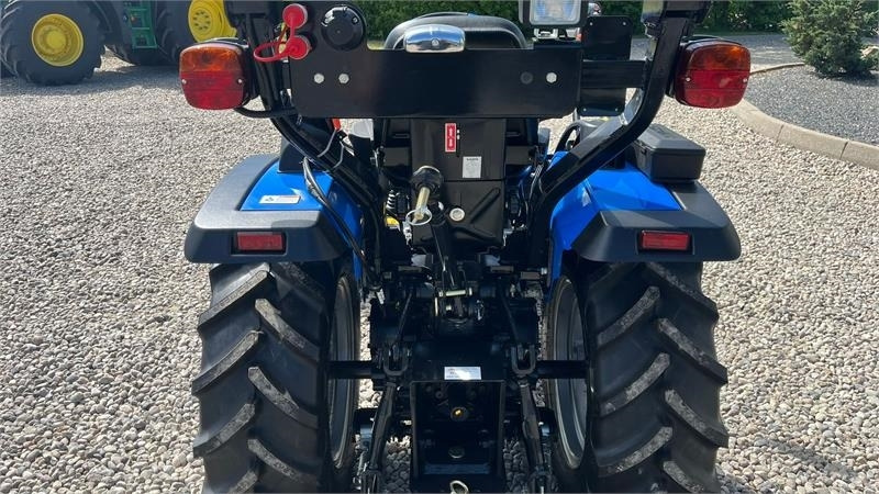 Solis S26 6+2 Gearmaskine med Servostyring og brede trak - Komunālais traktors: foto 4 Solis S26 6+2 Gearmaskine med Servostyring og brede trak - Komunālais traktors: foto 4