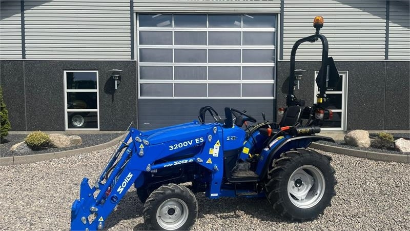 Solis S26 6+2 gearmaskine med Fuldhydraulisk frontlæsser - Komunālais traktors: foto 1 Solis S26 6+2 gearmaskine med Fuldhydraulisk frontlæsser - Komunālais traktors: foto 1