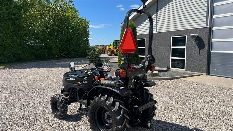 Solis S26 Limited Edition i sort 6+2 Gearmaskine med Ser - Komunālais traktors: foto 3 Solis S26 Limited Edition i sort 6+2 Gearmaskine med Ser - Komunālais traktors: foto 3