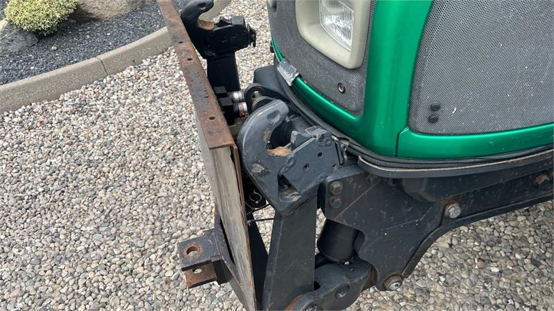Valtra T202 Direct med skovinddækning og frontlift - Traktors: foto 4 Valtra T202 Direct med skovinddækning og frontlift - Traktors: foto 4