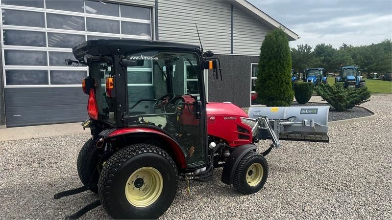 Traktors Yanmar YT 235H 4WD Snow Edition med sneplov og spreder: foto 15